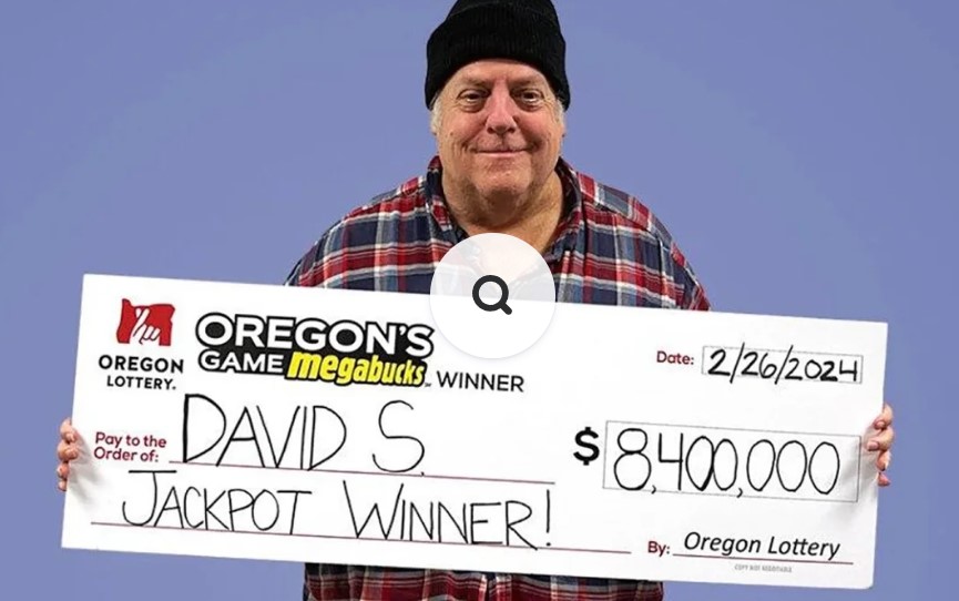 Пенсионер забыл про выигрыш более 8 млн долларов